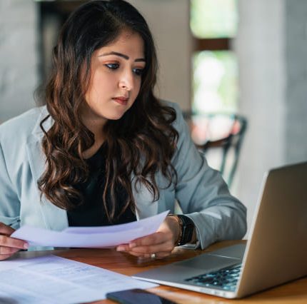 woman reading website copy